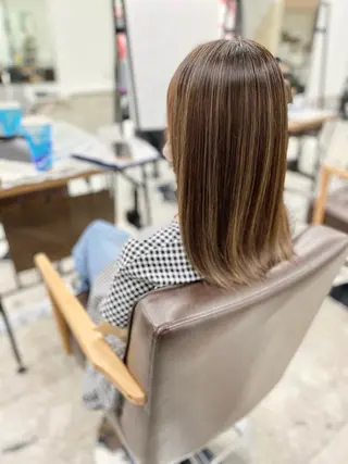 セミロング カラー ハイライト 特化　須永🐶のヘアスタイル