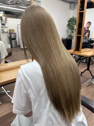 カラー 渡辺 鴻江のヘアスタイル