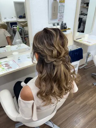 セミロング GLOSS 心斎橋 山上のヘアスタイル