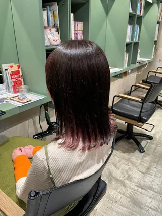 ミディアム レイヤーカット/オリ ーブカラー/アヤのヘアスタイル