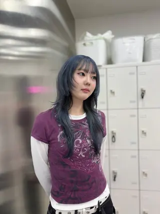 ロング カラー 抜け感レイヤー︴ ニュアンスカラーのヘアスタイル