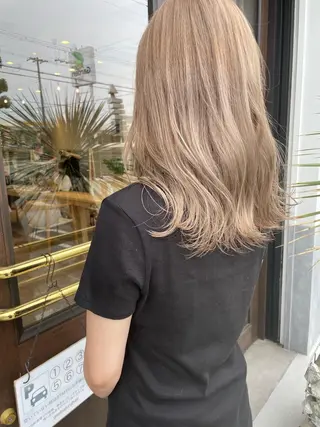 セミロング 比嘉 千咲のヘアスタイル