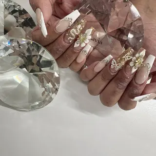 ネイル lavia🖤 ayumiのネイルデザイン