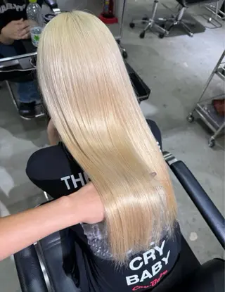 ロング 心斎橋/ハイトーン ブリーチ/カラーのヘアスタイル