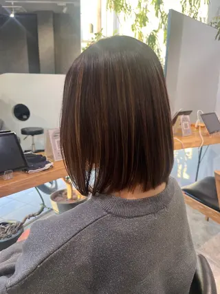 ミディアム 友 美海のヘアスタイル