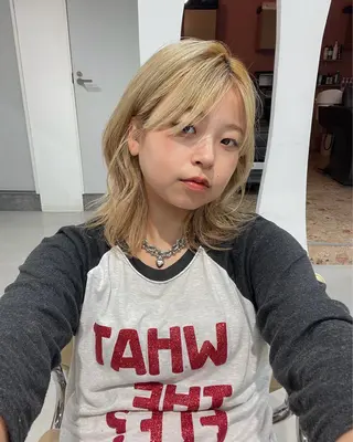 ダブルカラー,透け カラーHINARIのヘアスタイル