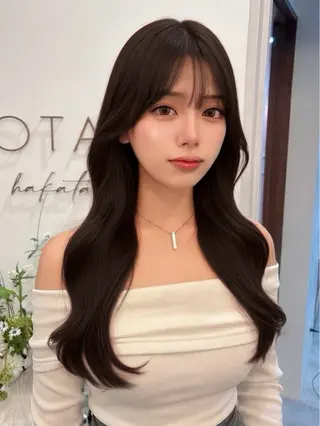 ロング カラー 友田 那都のヘアスタイル