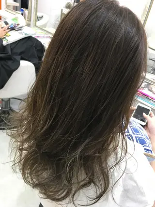 セミロング カラー 髪質改善 中川 翔のヘアスタイル