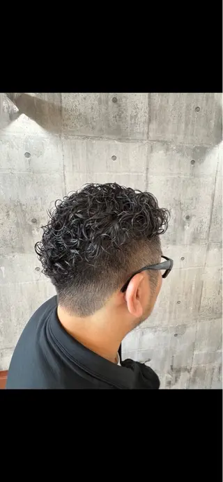 ショート パーマ メンズ 大塚 友康のヘアスタイル