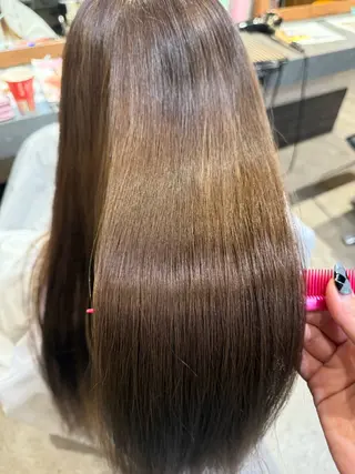 ロング 明 (めい)のヘアスタイル