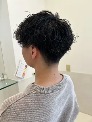 ショート パーマ Oops旧TABOO 早野太郎のヘアスタイル