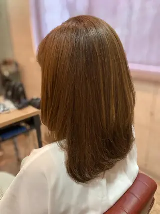 ミディアム カラー ERIKO Tのヘアスタイル