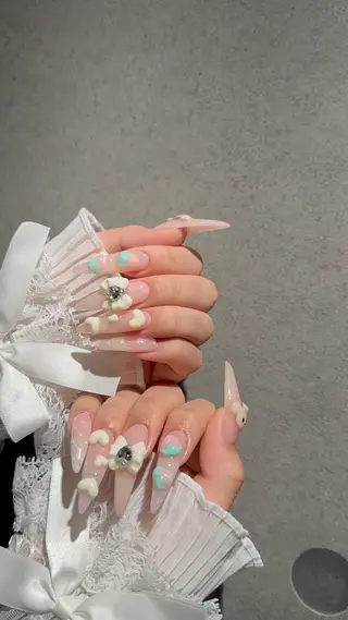 ネイル I-nailロング /ワンホン/キラキラのネイルデザイン