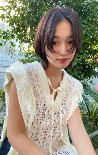 ミディアム 美容室 エンドのヘアスタイル