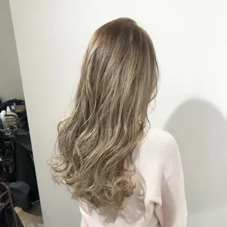ロング カラー ブリーチ特化 梅田本多翔のヘアスタイル