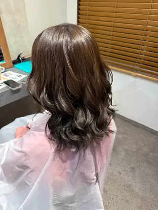 カラー 明 (めい)のヘアスタイル