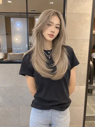 ロング カラー 大人のためのトレンド ヘア💇♀️ayaのヘアスタイル
