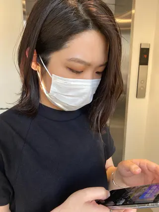 ミディアム 外国人対応 佐久間のヘアスタイル