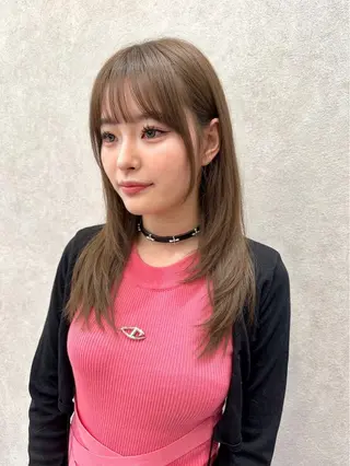 ミディアム カラー tomoya 透明感のグレージュのヘアスタイル