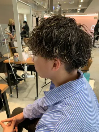 ミディアム パーマ ravens代表 ヒロムのヘアスタイル