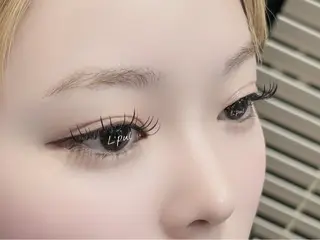 マツエク・マツパ 牧 由貴花のヘアスタイル