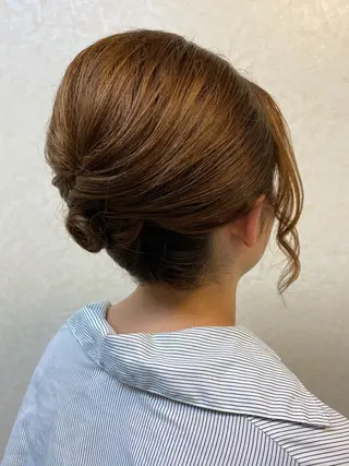 セミロング 泉 汐織のヘアスタイル