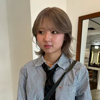 ミディアム カラー 的場 莉音のヘアスタイル