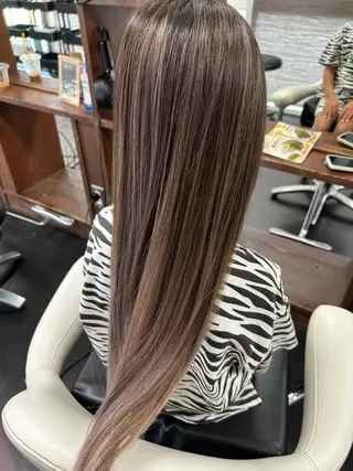 ロング 桝田 友美のヘアスタイル