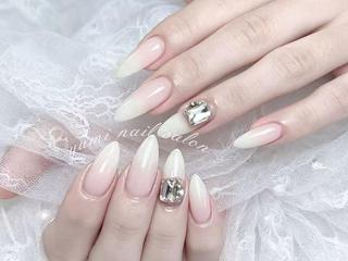 ネイル 𝐲𝐮𝐦𝐢🎀 長さ出しデザイン専門のネイルデザイン