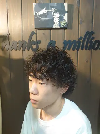 メンズ パーマ 岡林 選のヘアスタイル