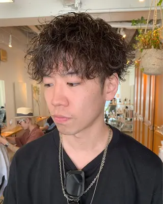 ショート パーマ メンズ グランジヘア 無造作ヘアHYUGAのヘアスタイル