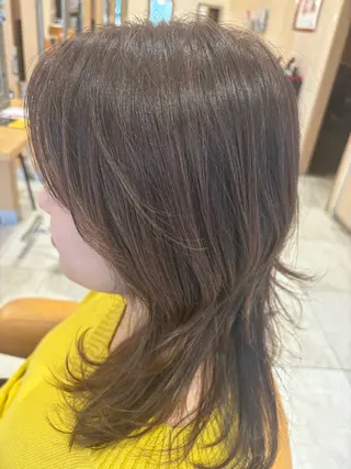 セミロング カラー かわにし ゆきのヘアスタイル