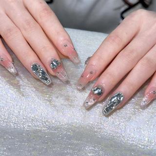 ネイル Queens テイのネイルデザイン