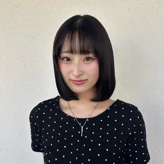ショート カラー 森本 麻比のヘアスタイル