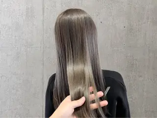 ロング カラー 蓮見 友里のヘアスタイル