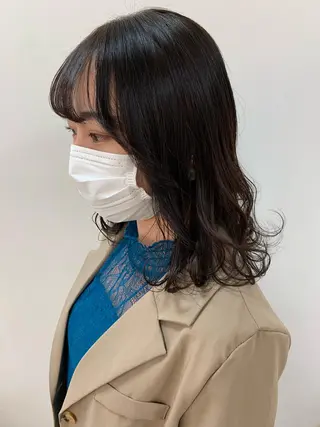 ミディアム カラー 顔まわりカット✄ ベージュカラー🧸のヘアスタイル