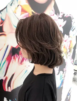 ミディアム パーマ 趙 英来のヘアスタイル