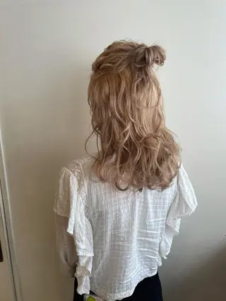 ミディアム カラー ヘアアレンジ MIOベージュカラー 柔らかいカラーのヘアスタイル