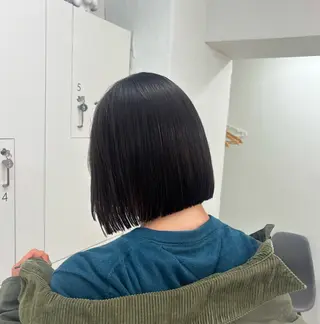 ショート ✨艶髪縮毛矯正 ×ぱつっとボブきり✨のヘアスタイル