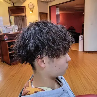 メンズ 特殊パーマ 片山恭兵のヘアスタイル