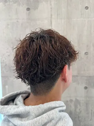 ショート パーマ メンズ 大塚 友康のヘアスタイル