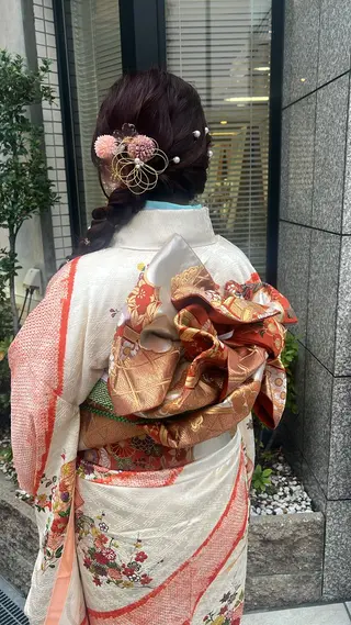 安達 咲のヘアスタイル