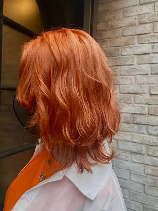 セミロング カラー ヘアアレンジ ブリーチカラー⸜♡⸝ クルミ🐍のヘアスタイル