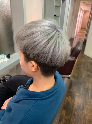 カラー 佐藤 舞のヘアスタイル