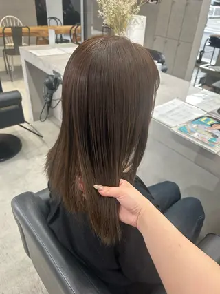 ミディアム カラー Something MOMOKAのヘアスタイル