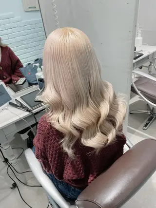 ロング カラー ヘアアレンジ メンズ キッズ 💟Chloe原宿店 🩶ハイトーンのヘアスタイル