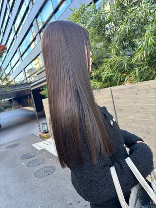 ロング カラー KINI 髪質改善＆艶髪のヘアスタイル