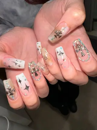 ネイル SHIORI 📍渋谷 / 円山町のネイルデザイン
