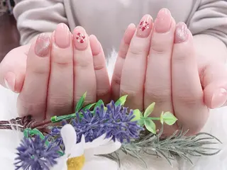 ネイル Elegant beautyトウのネイルデザイン