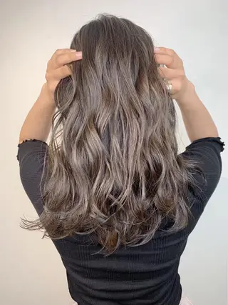 セミロング カラー _WHITE 高槻のヘアスタイル